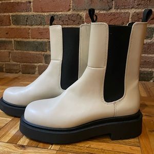 Lug Chelsea Boot